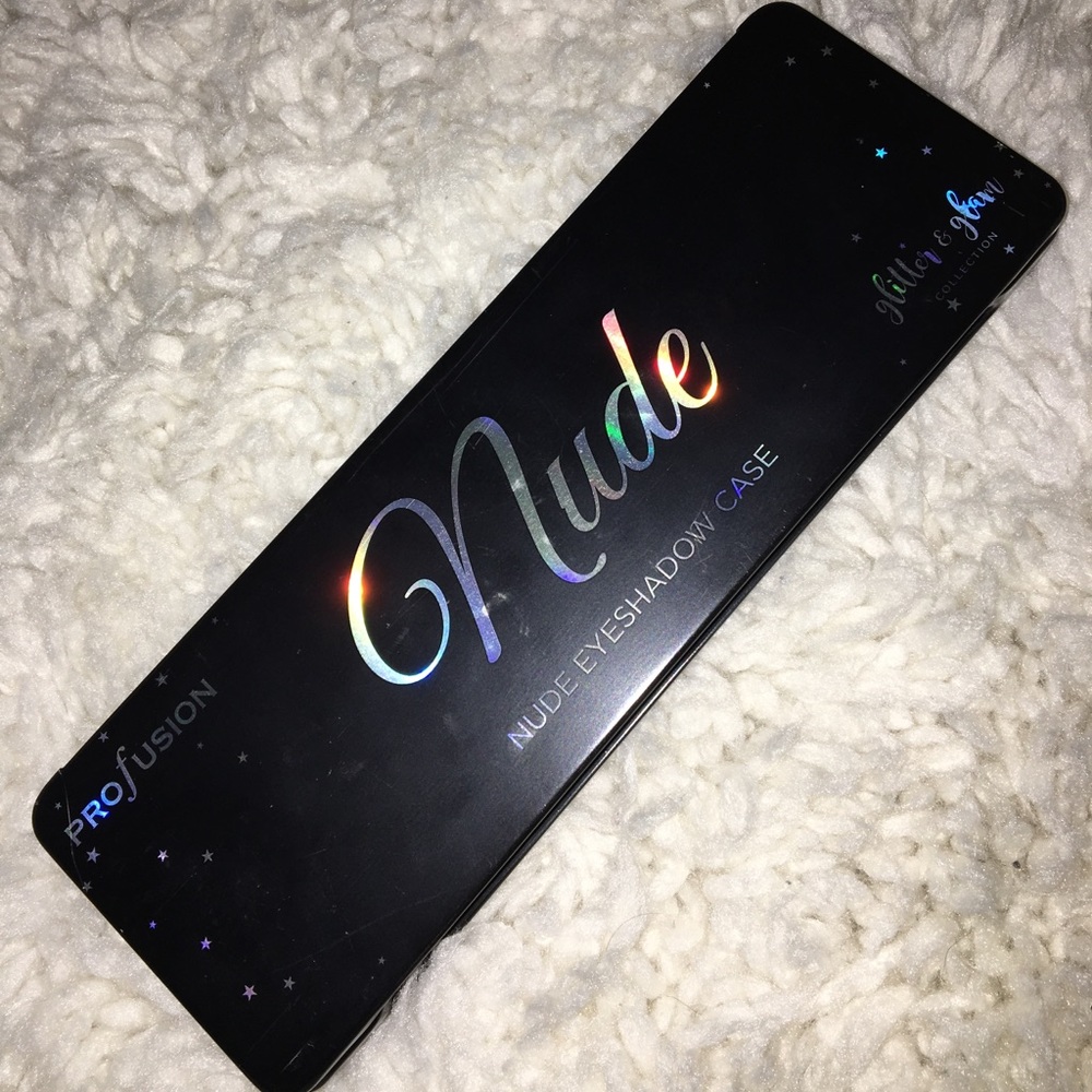 Nude eyeshadow palette *Profusion*